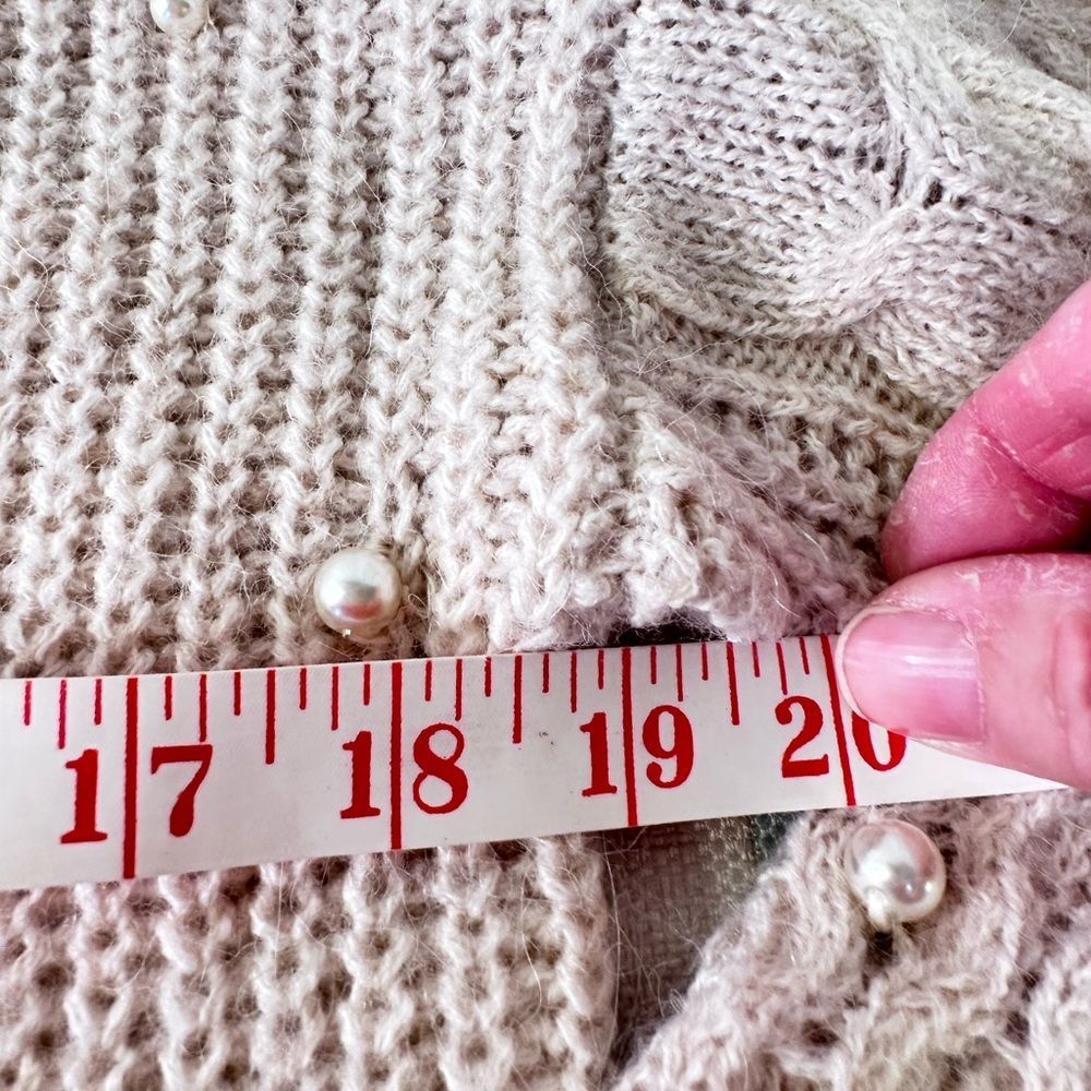 Abercrombie and Fitch Pearl Sweater - Picture 3 of 13